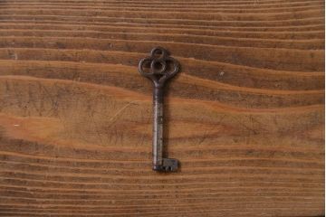 アンティーク家具　イギリス　アンティークスタイルの空間作りに活躍するガラスキャビネット(ガラスケース、ショーケース、飾り棚)