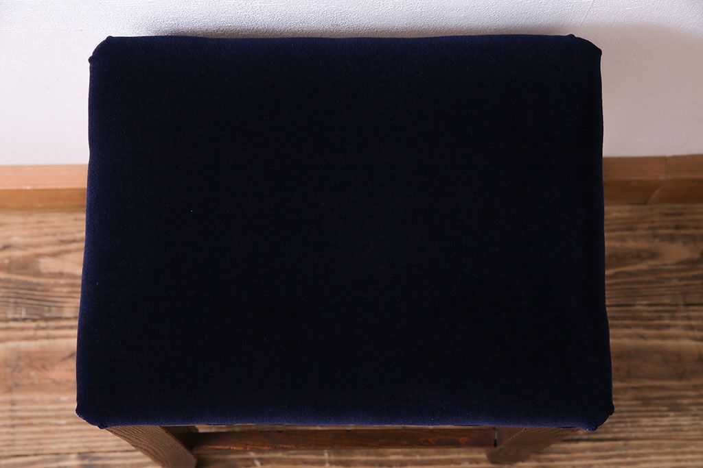 レトロ家具　昭和レトロ　ケヤキ材　シックな空間にも馴染むクッションスツール(イス・チェア)