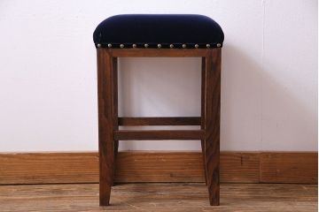レトロ家具　昭和レトロ　ケヤキ材　シックな空間にも馴染むクッションスツール(イス・チェア)