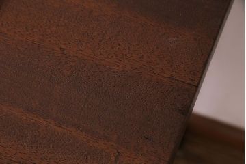 ラワン材一枚板　趣のある古材で作成したリメイク鉄脚テーブル(飾り台、カウンターテーブル)
