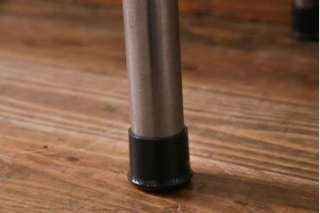 ラワン材一枚板　趣のある古材で作成したリメイク鉄脚テーブル(飾り台、カウンターテーブル)