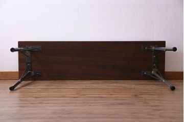 ラワン材一枚板　趣のある古材で作成したリメイク鉄脚テーブル(飾り台、カウンターテーブル)