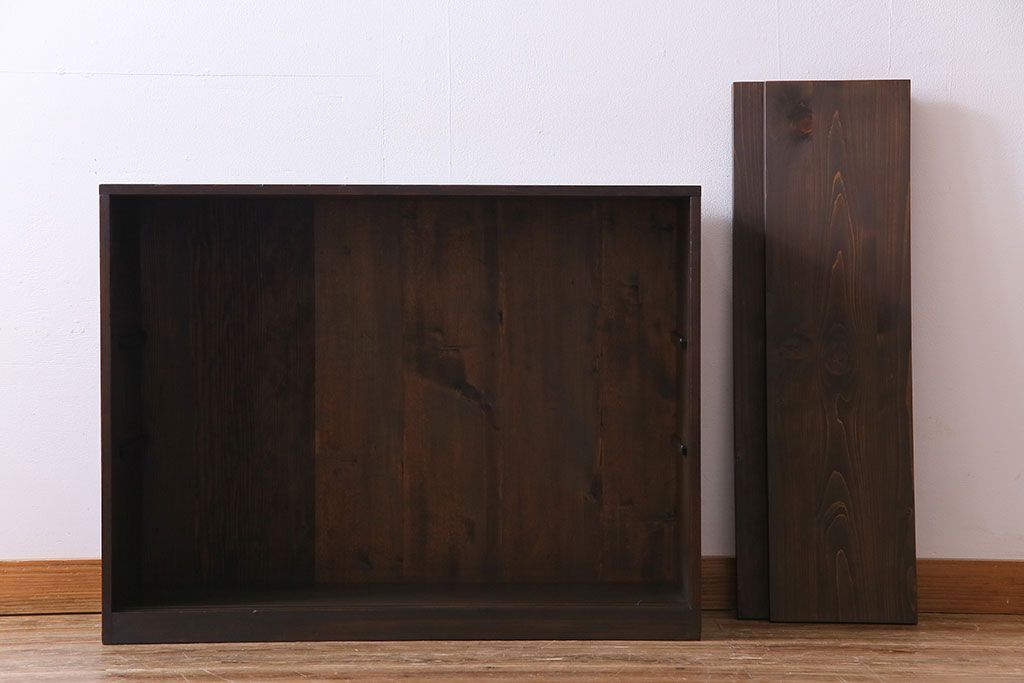 アンティーク家具　昭和初期　網代編み　和の雰囲気を高める小振りな戸棚(収納棚)