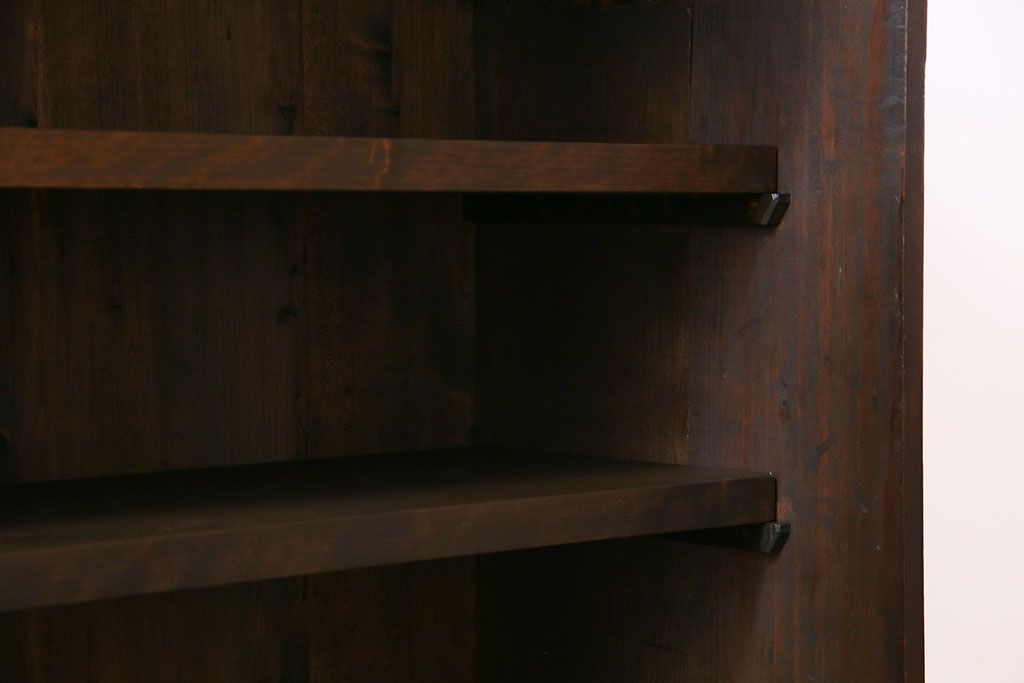 アンティーク家具　昭和初期　網代編み　和の雰囲気を高める小振りな戸棚(収納棚)