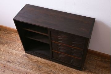 アンティーク家具　昭和初期　網代編み　和の雰囲気を高める小振りな戸棚(収納棚)