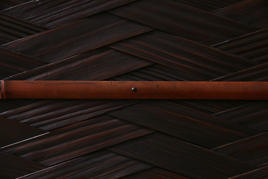 アンティーク家具　昭和初期　網代編み　和の雰囲気を高める小振りな戸棚(収納棚)