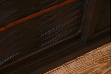 アンティーク家具　昭和初期　網代編み　和の雰囲気を高める小振りな戸棚(収納棚)