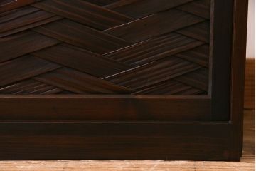 アンティーク家具　昭和初期　網代編み　和の雰囲気を高める小振りな戸棚(収納棚)