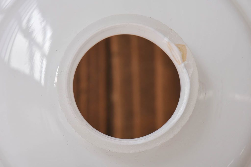 昭和レトロ　丸みを帯びた筒型のシェードが愛らしいペンダントライト(天井照明、吊り下げ照明)