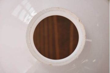 昭和レトロ　コロンと丸いフォルムが愛らしい切子のペンダントライト(天井照明、吊り下げ照明)です。