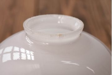 昭和レトロ　コロンと丸いフォルムが愛らしい切子のペンダントライト(天井照明、吊り下げ照明)です。