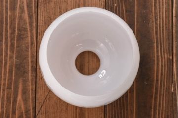 昭和レトロ　コロンと丸いフォルムが愛らしい切子のペンダントライト(天井照明、吊り下げ照明)です。