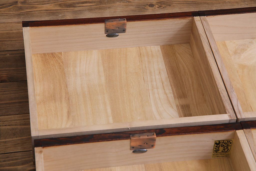 中古　岩谷堂箪笥　開き戸付き　上質な和の雰囲気漂う立長箪笥(和タンス・チェスト)(定価約38万円)