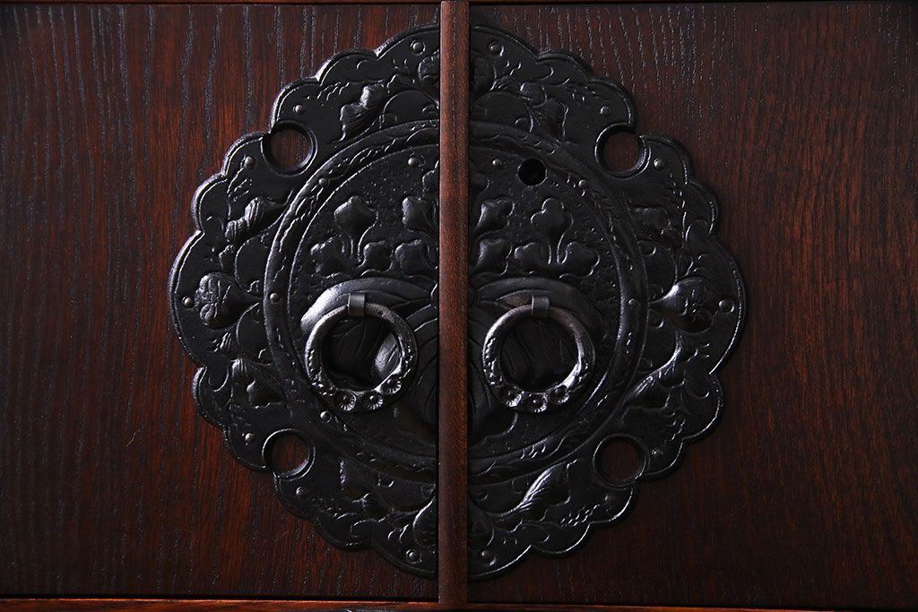 中古　岩谷堂箪笥　開き戸付き　上質な和の雰囲気漂う立長箪笥(和タンス・チェスト)(定価約38万円)