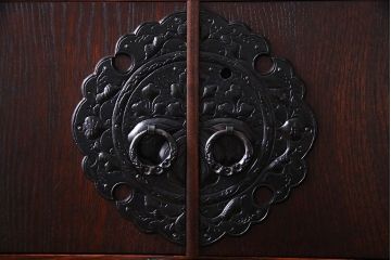 中古　岩谷堂箪笥　開き戸付き　上質な和の雰囲気漂う立長箪笥(和タンス・チェスト)(定価約38万円)