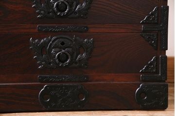 中古　岩谷堂箪笥　開き戸付き　上質な和の雰囲気漂う立長箪笥(和タンス・チェスト)(定価約38万円)