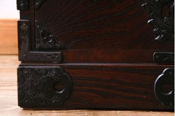 中古　岩谷堂箪笥　開き戸付き　上質な和の雰囲気漂う立長箪笥(和タンス・チェスト)(定価約38万円)