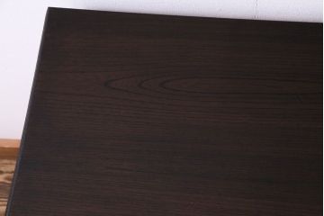 リメイク品　古材使用　欅材の深い色味が魅力の鉄脚テーブル(サイドテーブル、作業台、カフェテーブル)(R-029727)