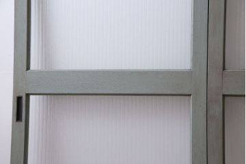 ペイント家具　光を取り込む銀モールガラス入り格子戸(ガラス戸、引き戸、建具)