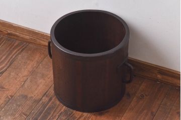 アンティーク雑貨　和製アンティーク　使い込まれた古い木の質感が味わい深い一斗升(一斗マス)