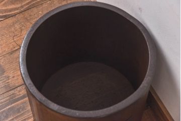 アンティーク雑貨　和製アンティーク　使い込まれた古い木の質感が味わい深い一斗升(一斗マス)