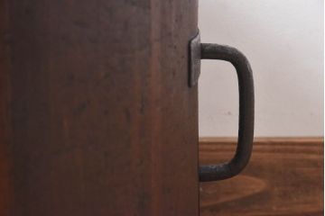 アンティーク雑貨　和製アンティーク　使い込まれた古い木の質感が味わい深い一斗升(一斗マス)