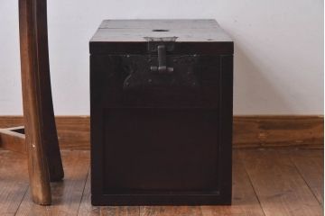 アンティーク雑貨　古民具・骨董　総ケヤキ材　古い木の質感が味わい深い銭箱(銭函)