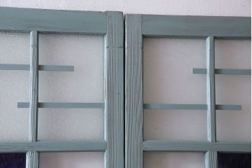 アンティーク建具　昭和初期　色ガラス・当時物ダイヤガラス入り!　シャビーな雰囲気が可愛いらしいペイントガラス戸2枚セット(1)