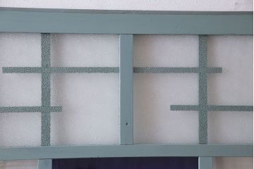 アンティーク建具　昭和初期　色ガラス・当時物ダイヤガラス入り!　シャビーな雰囲気が可愛いらしいペイントガラス戸2枚セット(2)