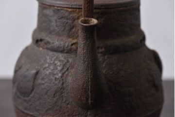 アンティーク雑貨　古民具　年季がかった貝尽くし鉄瓶(鉄ビン、茶道具)
