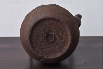 アンティーク雑貨　古民具　年季がかった貝尽くし鉄瓶(鉄ビン、茶道具)