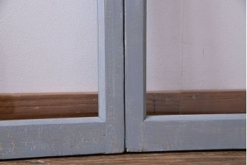 昭和レトロ　色ガラスがアクセントのペイントガラス戸(窓)2枚セット(2)