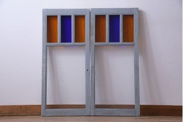 昭和レトロ　色ガラスがアクセントのペイントガラス戸(窓)2枚セット(2)
