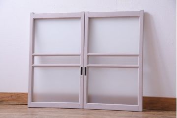 淡いカラーが可愛らしいペイントガラス戸(窓)2枚セット