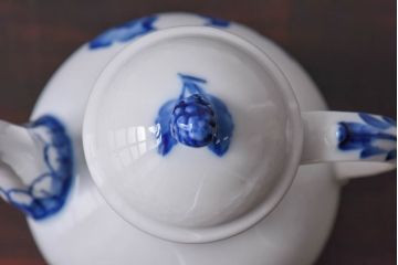 アンティーク雑貨　中古　ROYAL COPENHAGEN(ロイヤルコペンハーゲン)　ブルーフラワー　プレイン　コーヒーポット(ピッチャー、洋食器)(2)