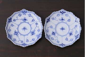 アンティーク雑貨　中古　ROYAL COPENHAGEN(ロイヤルコペンハーゲン)　ブルーフルーテッド　フルレース　カップ&ソーサー(ティーカップ、洋食器)2客セット(定価約8万6千円)(2)