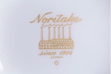アンティーク雑貨　中古　ノリタケ(Noritake、則武)　ダイヤモンドコレクション印　カップ&ソーサー2客セット(洋食器)(1)