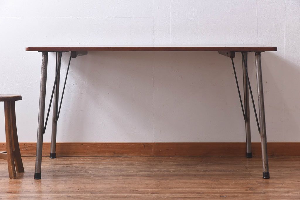 リメイク　ラワン材使用の昭和レトロな鉄脚テーブル(机、在宅ワーク、在宅用デスク、作業台)