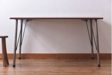リメイク　ラワン材使用の昭和レトロな鉄脚テーブル(机、在宅ワーク、在宅用デスク、作業台)