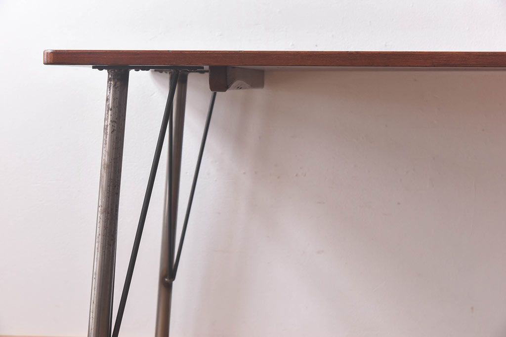 リメイク　ラワン材使用の昭和レトロな鉄脚テーブル(机、在宅ワーク、在宅用デスク、作業台)