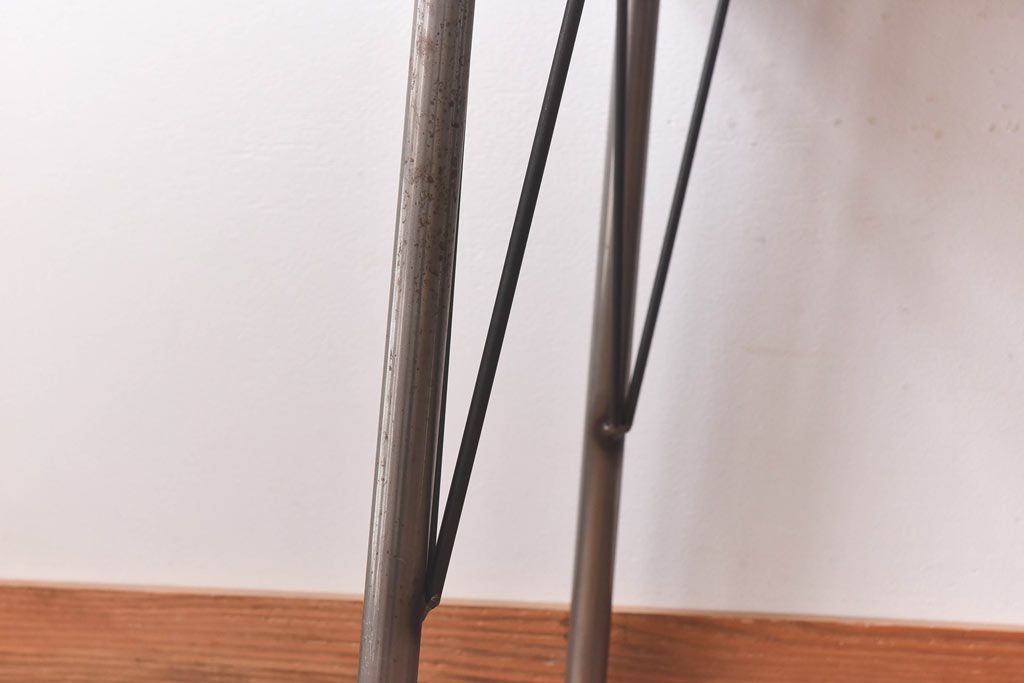リメイク　ラワン材使用の昭和レトロな鉄脚テーブル(机、在宅ワーク、在宅用デスク、作業台)