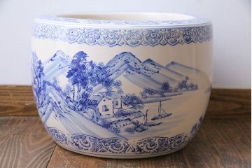 アンティーク雑貨　常滑焼　山水図　どこか洋風の雰囲気を漂わせる瀬戸火鉢(鉢カバー)