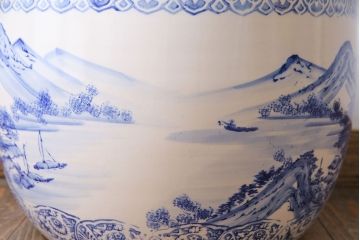 アンティーク雑貨　常滑焼　山水図　どこか洋風の雰囲気を漂わせる瀬戸火鉢(鉢カバー)