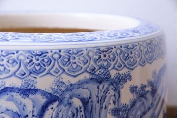 アンティーク雑貨　常滑焼　山水図　どこか洋風の雰囲気を漂わせる瀬戸火鉢(鉢カバー)