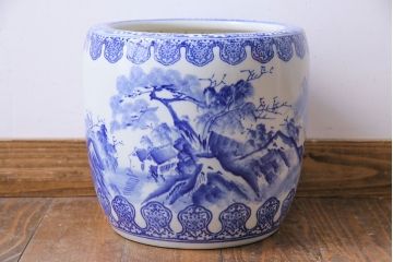 アンティーク雑貨　昭和初期　山水図　藍色の濃淡が美しい小振りな瀬戸火鉢(鉢カバー)