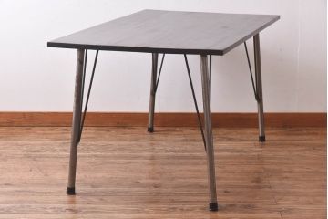 昭和初期　ヒノキ材の落ち着いた木味が魅力のリメイク鉄脚テーブル(作業台、カフェテーブル)