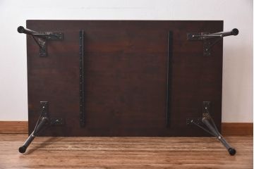 昭和初期　ヒノキ材の落ち着いた木味が魅力のリメイク鉄脚テーブル(作業台、カフェテーブル)