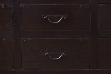 アンティーク家具　和製アンティーク　ヒノキ材　6尺　古い引手が味わい深いタンス(水屋箪笥、引き出し、チェスト)