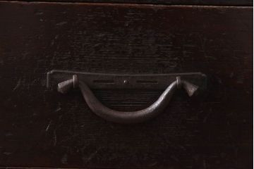 アンティーク家具　和製アンティーク　ヒノキ材　6尺　古い引手が味わい深いタンス(水屋箪笥、引き出し、チェスト)