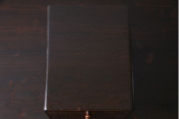 レトロ家具　昭和レトロ　ナラ材　深い色合いが渋い魅力を放つ小引き出し(卓上収納、小物入れ)